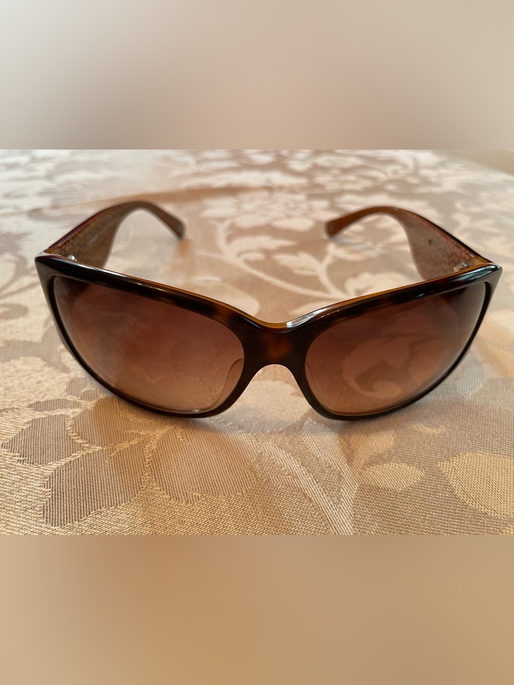Coach Women's Tortoiseshell Brown Gradient Sunglasses - Picture 2 of 6